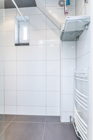 Foto - Verkocht onder voorbehoud: Verrassend ruime en instapklare gezinswoning met diepe zonnige tuin in Hoensbroek
